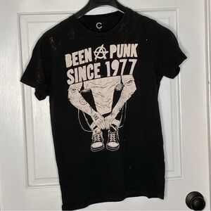 Black Punk Graphic T-Shirt ‘Been Punk Since 1977’ - women’s small